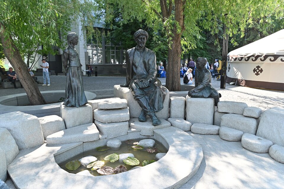 Памятник Мифтахетдину Акмулле в Уфе