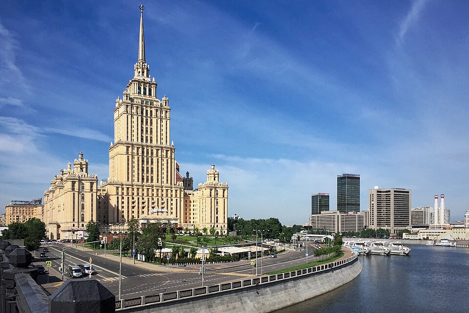 Высотка гостиницы «Украина»
